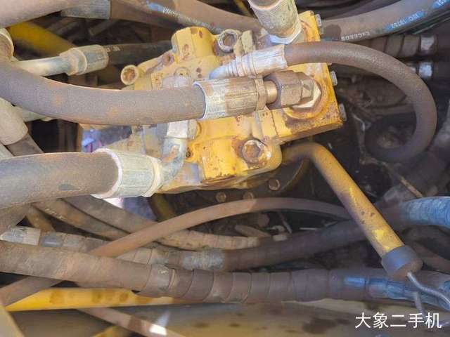 卡特彼勒 318D2L小型液压 挖掘机