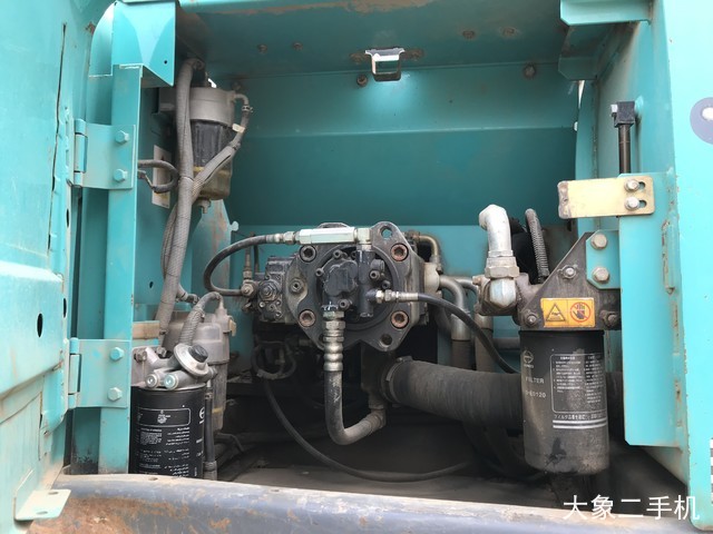 神钢 SK210LC-8 挖掘机