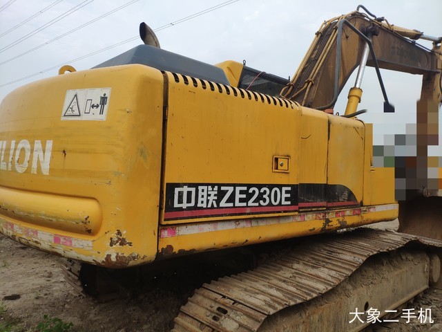 中联重科 ZE230LC 挖掘机