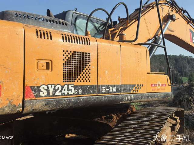 三一重工 SY235C 挖掘机
