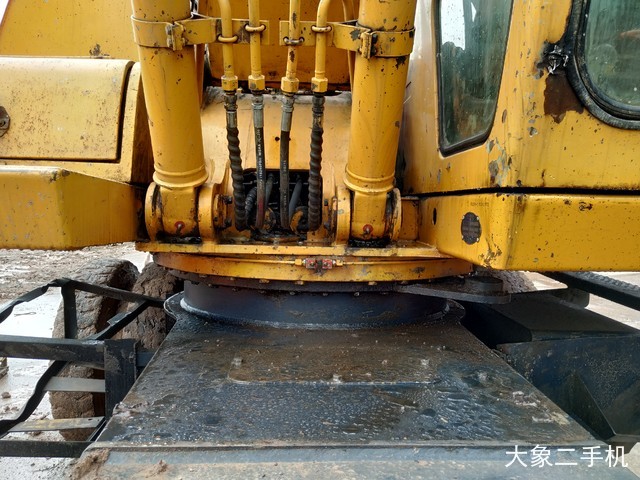 现代 R130W-5 挖掘机