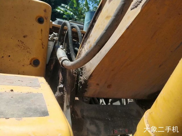 山东临工 LG6135E 挖掘机