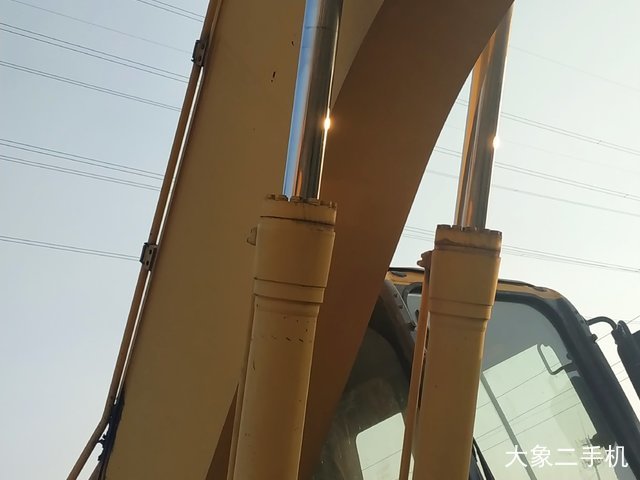 小松 PC240LC-8 挖掘机