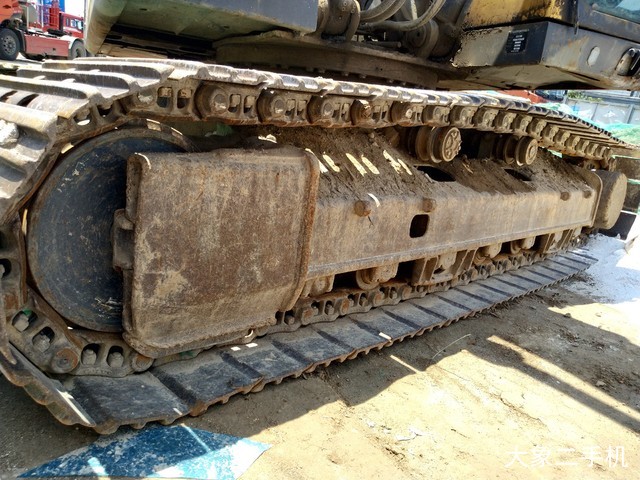 沃尔沃 EC210B 挖掘机