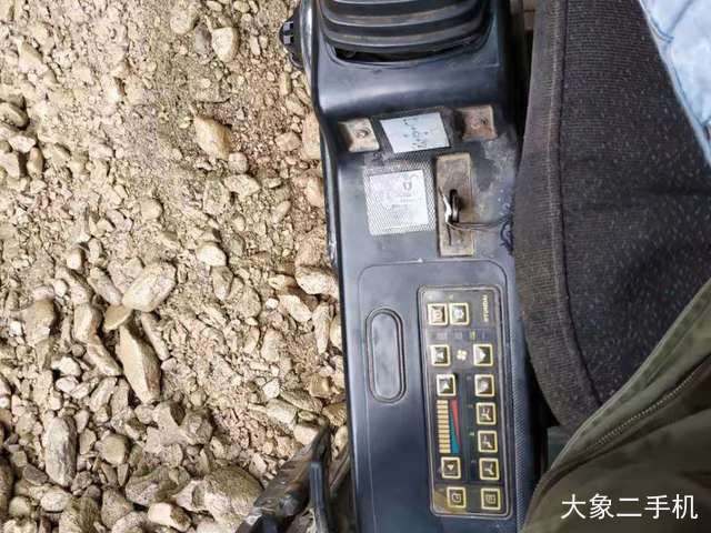 现代 R215-7 挖掘机