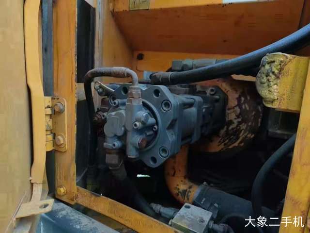 现代 R110-7 挖掘机