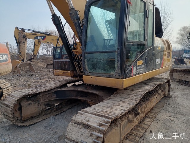 卡特彼勒 323D2L 挖掘机