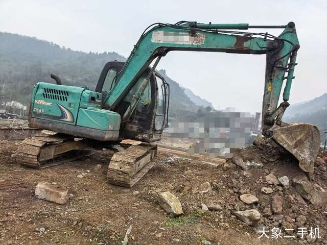 神钢 SK75-8 挖掘机