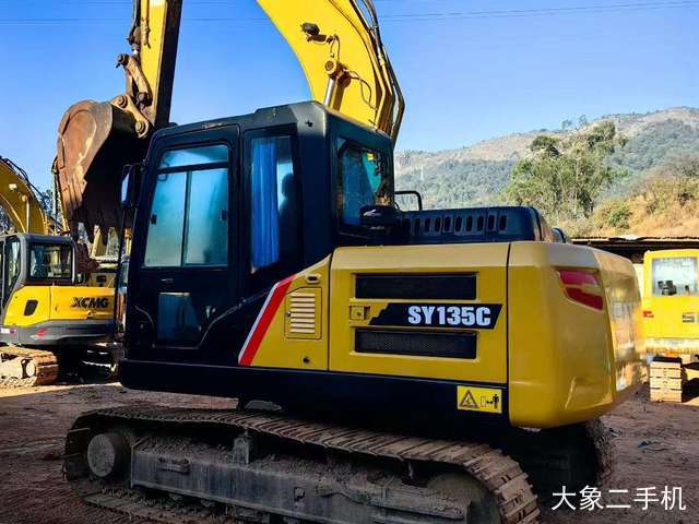三一重工 SY135C-10 挖掘机