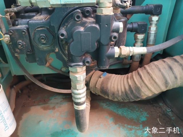 神钢 SK130-8 挖掘机