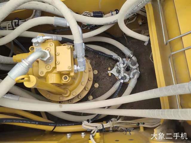 卡特彼勒 323DL 挖掘机