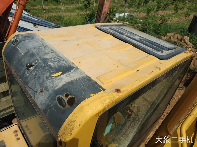 小松 PC220-8M0 挖掘机