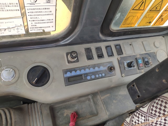 小松 PC220-6 挖掘机