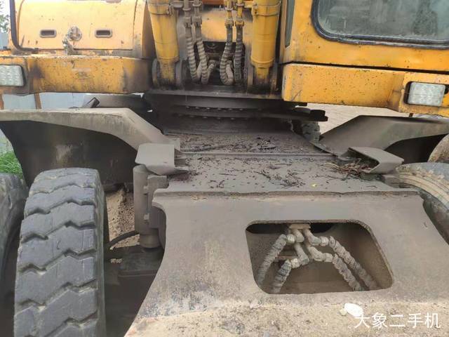 现代 R210W-5 挖掘机