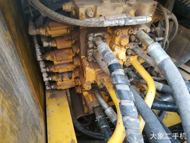 小松 PC220-8M0 挖掘机