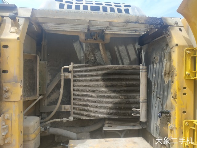 小松 PC240LC-8 挖掘机