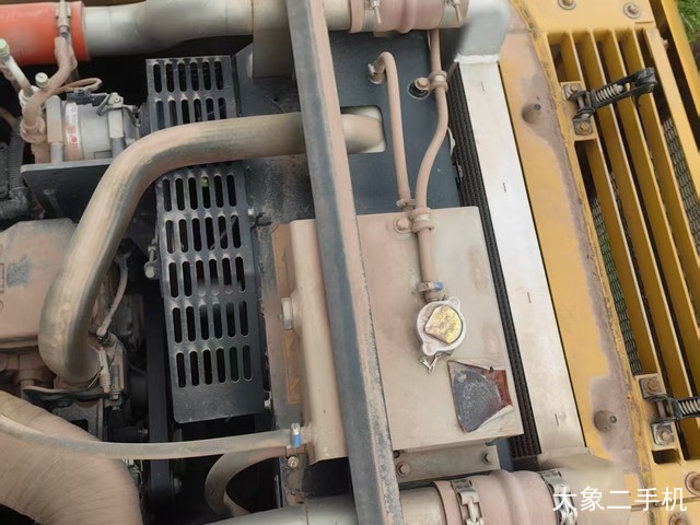 徐工 XE270DK 挖掘机