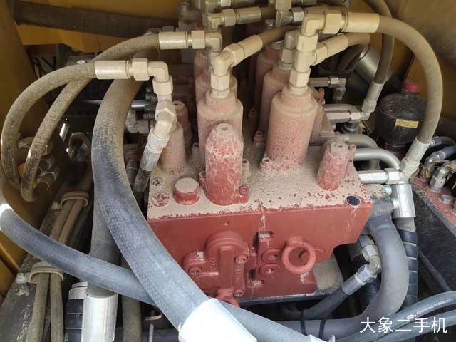 雷沃重工 FR220E 挖掘机