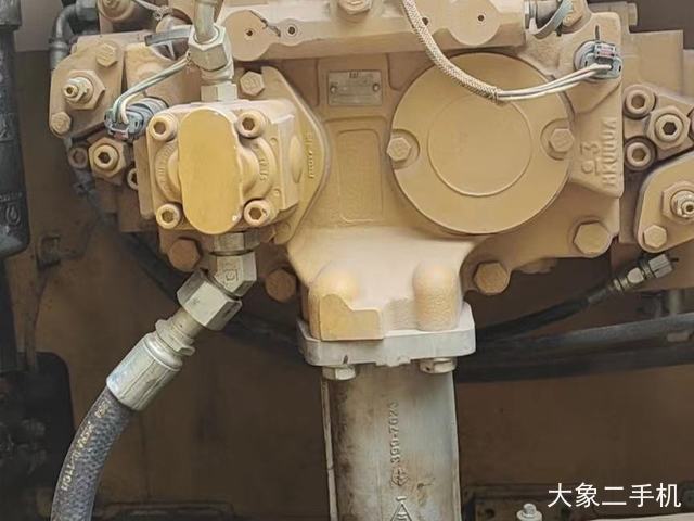 卡特彼勒 323D2L 挖掘机