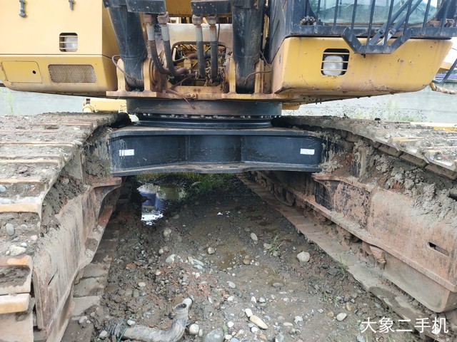 卡特彼勒 374DL 挖掘机