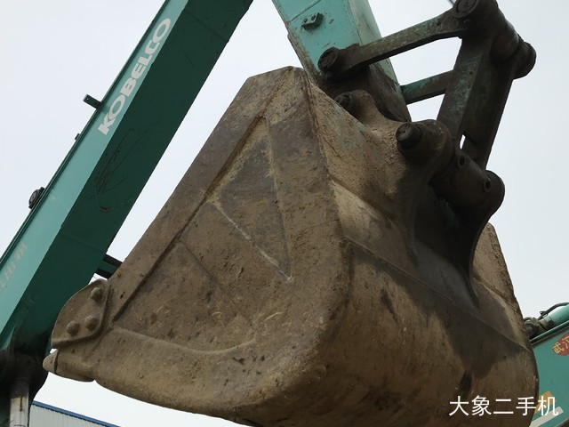 神钢 SK75-8 挖掘机