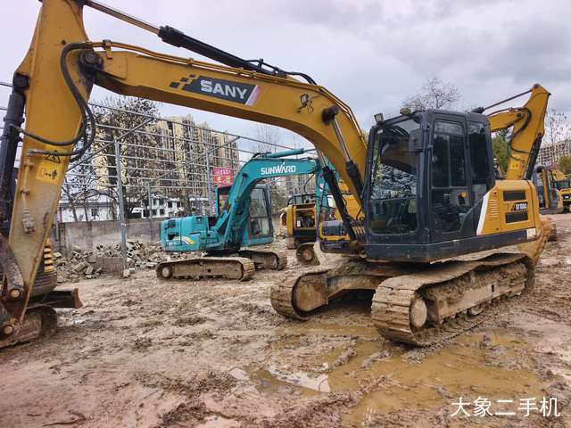 三一重工 SY135C 挖掘机