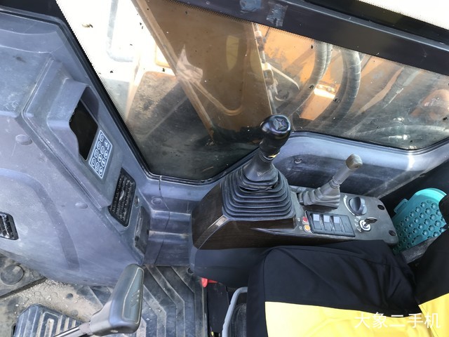 三一重工 SY75C 挖掘机