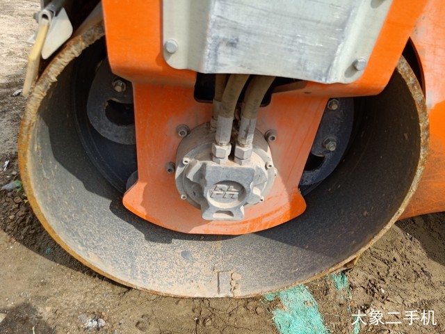 悍马 HD10VV 压路机