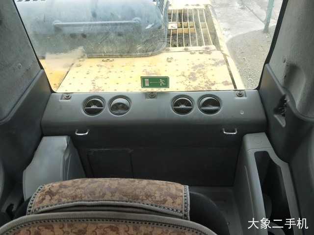 小松 PC220-8 挖掘机