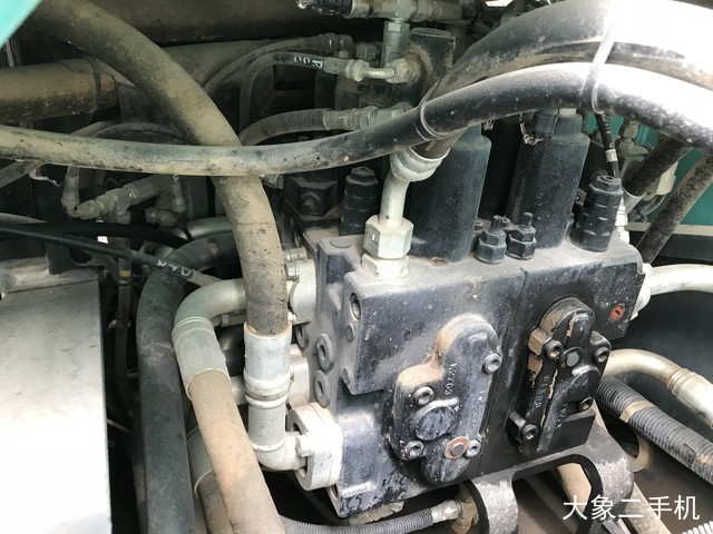 神钢 SK200-10 挖掘机