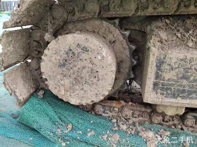 雷沃重工 FR220E 挖掘机