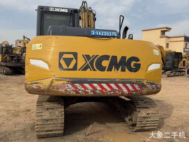 徐工 XE135D 挖掘机