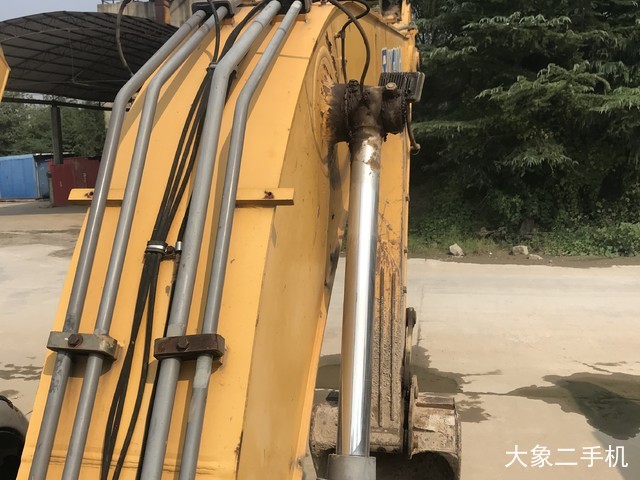 徐工 XE215C 挖掘机