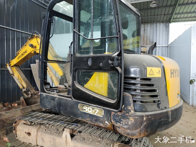 现代 R60-7 挖掘机