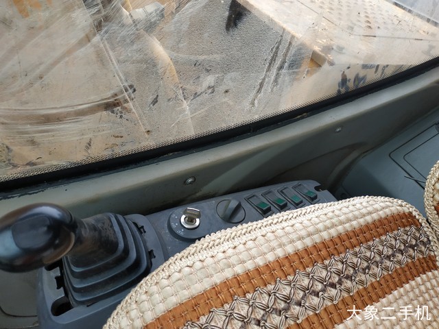 徐工 XE150D 挖掘机