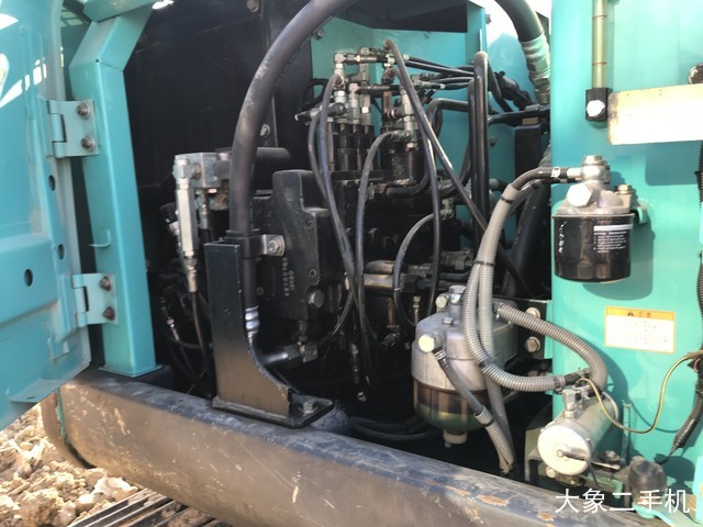 神钢 SK75-8 挖掘机