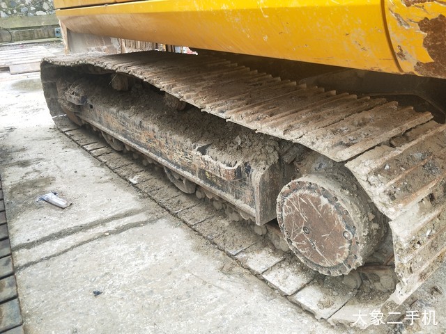 龙工 LG6225E 挖掘机