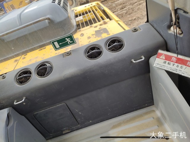 小松 PC200-8N1 挖掘机