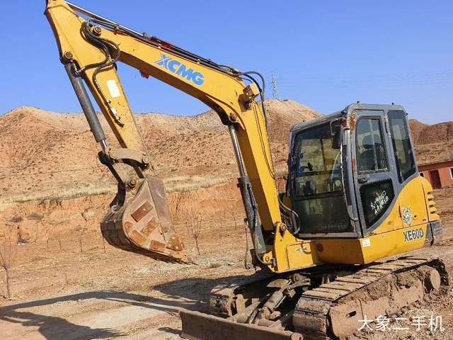 徐工 XE60 挖掘机