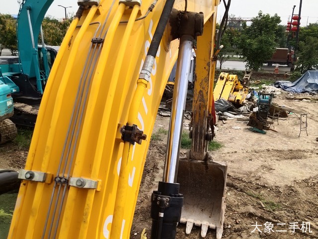 杰西博 JS240LC 挖掘机