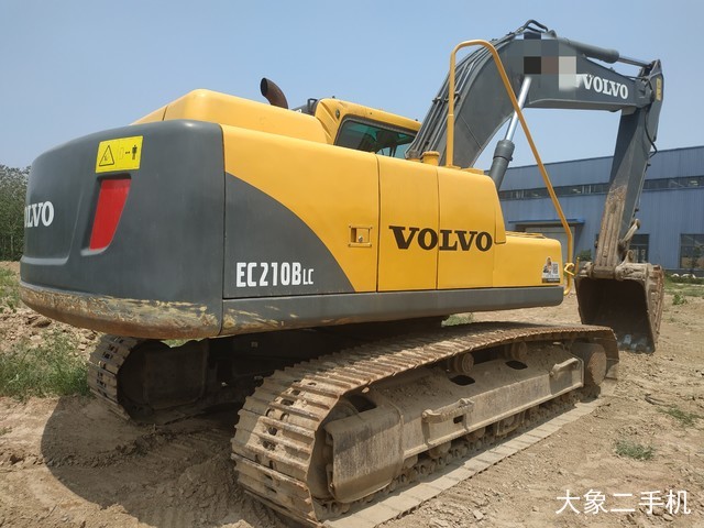沃尔沃 EC210BLC 挖掘机