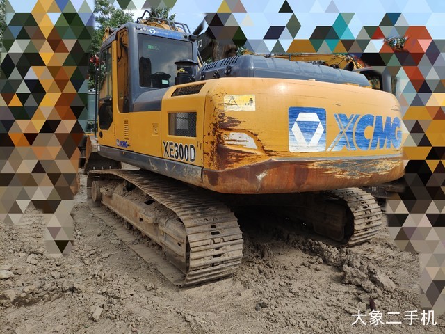 徐工 XE200D 挖掘机