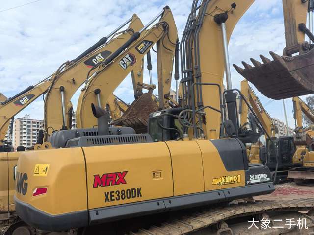 徐工 XE370D 挖掘机