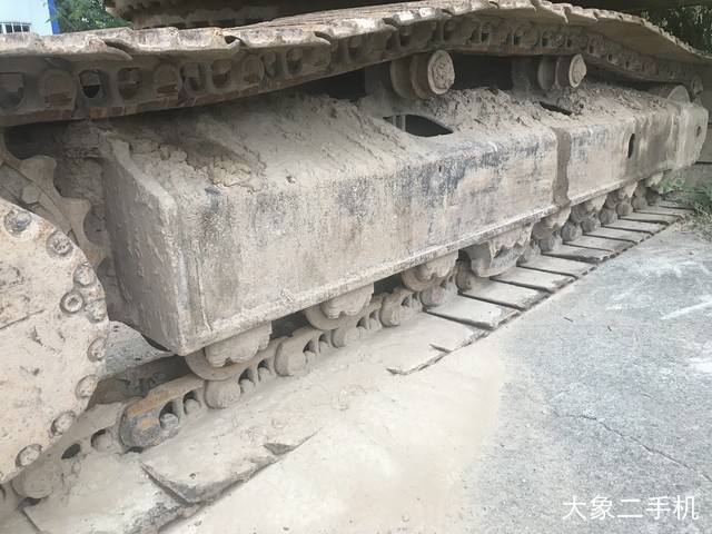 小松 PC200LC-8(600mm履带板) 挖掘机