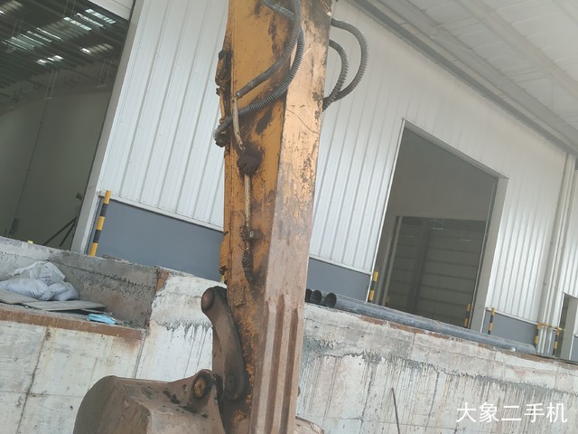 现代 R150LC-9 挖掘机