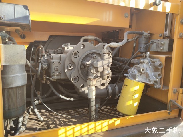 三一重工 SY215C-9 挖掘机