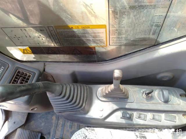 三一重工 SY75C 挖掘机