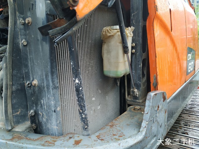 斗山 DX60 挖掘机