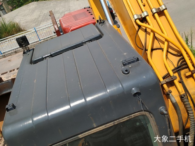 现代 R225LC-7 挖掘机