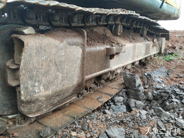 现代 R225LC-7 挖掘机